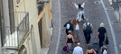 Una danzatrice in maschera sfila per le vie di Mondovì Piazza: è LiberTango [VIDEO]