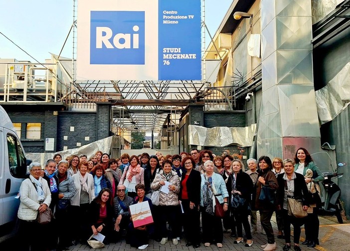 Gruppo di cuneesi in TV, alla trasmissione “Affari Tuoi” Gruppo di cuneesi in TV, alla trasmissione “Affari Tuoi”