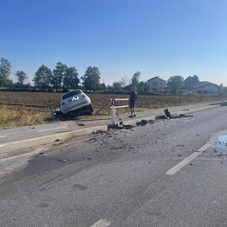 Frontale tra due auto sulla Cuneo-Mondovì: due feriti trasportati in ospedale Frontale tra due auto sulla Cuneo-Mondovì: due feriti trasportati in ospedale