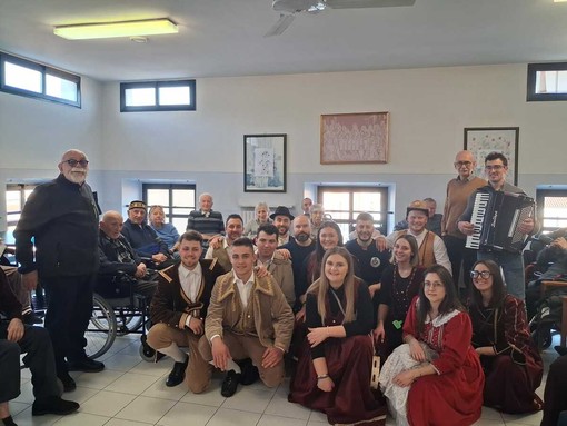 Micun e Micunetta in visita alle RSA di Busca