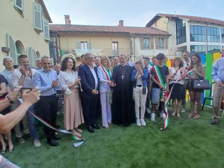 Manta, il taglio del nastro del nuovo asilo nido (foto pagina Facebook del Comune) Manta, il taglio del nastro del nuovo asilo nido (foto pagina Facebook del Comune)
