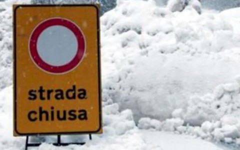 Pericolo valanghe: a Canosio chiuso anche al traffico pedonale il tratto a monte dell’abitato fino al Preit
