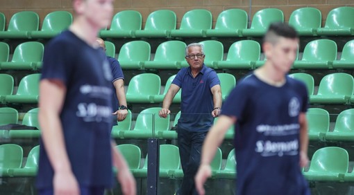 Volley maschile: Julio Velasco in visita a Cuneo, osservati speciali i ragazzi della BAM Mercatò Cuneo U19