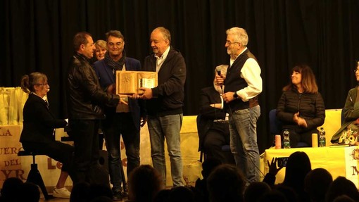 La Quercia del Myr 2025 a Ormea: tutto pronto per la cerimonia finale con oltre 130 autori in gara La Quercia del Myr 2025 a Ormea: tutto pronto per la cerimonia finale con oltre 130 autori in gara