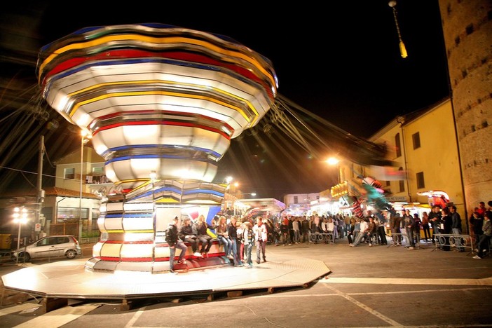 Il luna park in piazza Filippi