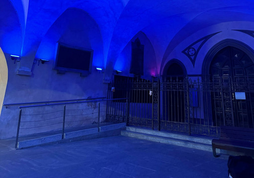 Alba: le luci di Piazza Risorgimento accese di azzurro per la Giornata delle Malattie Rare Alba: le luci di Piazza Risorgimento accese di azzurro per la Giornata delle Malattie Rare