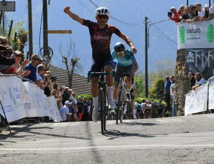 Luca Gugnino vittorioso al Giro della Castellania (foto Instagram Uc Piasco) Luca Gugnino vittorioso al Giro della Castellania (foto Instagram Uc Piasco)