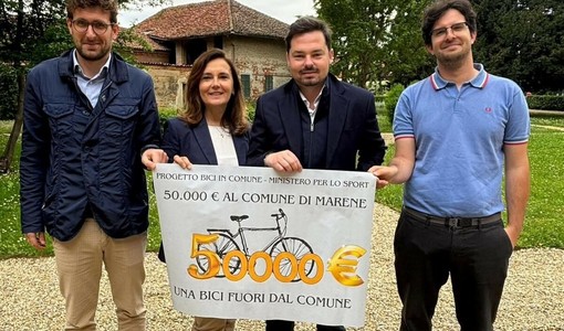 Luca Murazzano presidente associazione don Avataneo, l'assessore Alessandra Testa, il sindaco Alberto Deninotti e Marco Biolatti presidente Muovi le mani per Marene