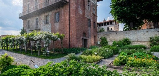 Il "Giardino delle essenze" nel complesso dei Castelli di Lagnasco