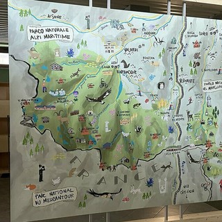 La grande mappa disegnata da Agnese Blasetti presente al Centro Visita di Vernante La grande mappa disegnata da Agnese Blasetti presente al Centro Visita di Vernante