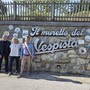 A Lesegno nasce il “Muretto del Vespista”: memoria, storia e passione sulle strade della Vespa A Lesegno nasce il “Muretto del Vespista”: memoria, storia e passione sulle strade della Vespa