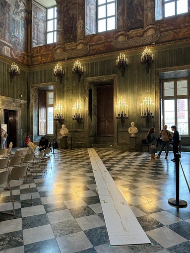La linea meridiana a camera oscura a Palazzo Reale a Torino