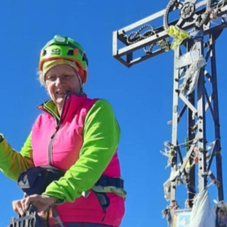 A Cavallermaggiore i funerali di Annamaria Bessone, la cercatrice di funghi morta dopo una caduta nel Vallone di San Bernolfo a Vinadio