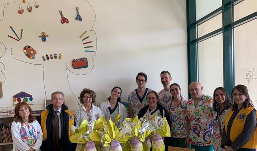 Uova di Pasqua solidali del Lions Club per i piccoli pazienti di Mondovì