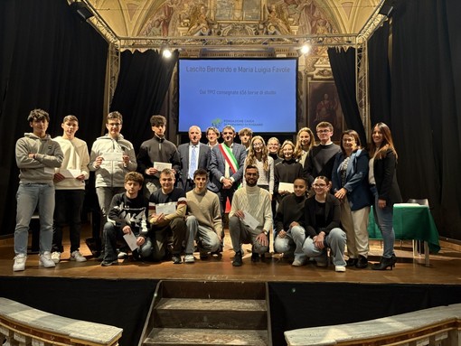 Fondazione Cassa di Risparmio di Fossano, consegnate le borse di studio dei lasciti Favole e Grapputo Fondazione Cassa di Risparmio di Fossano, consegnate le borse di studio dei lasciti Favole e Grapputo