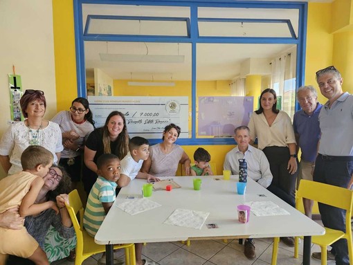 Inclusione e solidarietà: il Lions Mondovì Monregalese in visita all’Estate Ragazzi per l’autismo