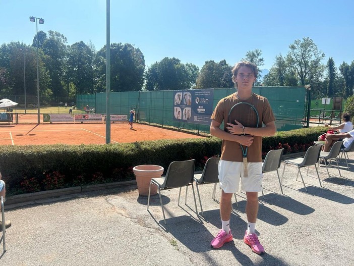Lorenzo Leone, uno dei tennisti di casa Country impegnati nella Lilium Cup