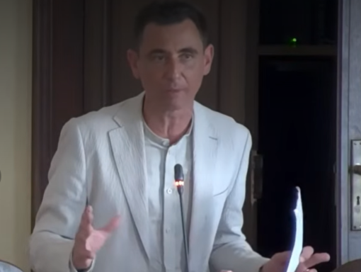 In foto l'assessore comunale Luca Pellegrino mentre risponde alle interrogazioni delle minoranze In foto l'assessore comunale Luca Pellegrino mentre risponde alle interrogazioni delle minoranze