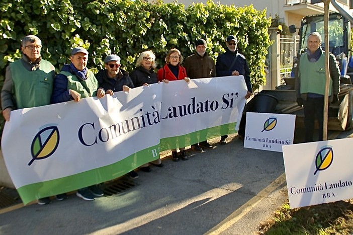 Un gruppo della Comunità Laudato si’ di Bra Un gruppo della Comunità Laudato si’ di Bra