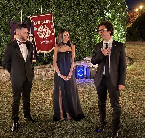 Lions Club Cuneo, Stefano Mattio nuovo presidente: il passaggio di consegne con Noemi Mallone Lions Club Cuneo, Stefano Mattio nuovo presidente: il passaggio di consegne con Noemi Mallone