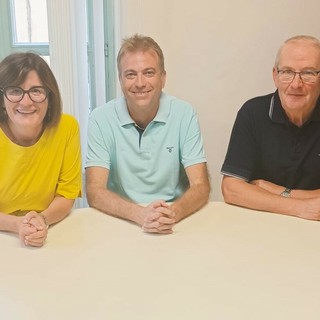 La sindaca di Piasco Stefania Dalmasso con Simone Rivoira e il vicesindaco Silvano Paoletti La sindaca di Piasco Stefania Dalmasso con Simone Rivoira e il vicesindaco Silvano Paoletti