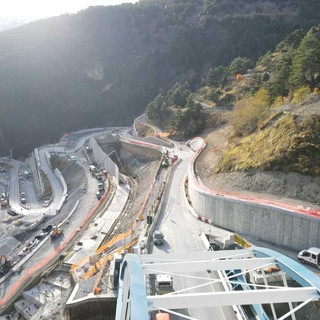 Lavori lungo i tornanti di accesso alla galleria del Tenda bis