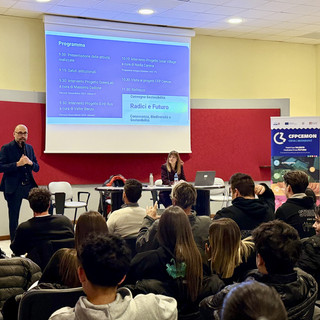 L'intervento di Luca Robaldo al CFP Cemon di Mondovì durante l’evento “Radici e Futuro: Conoscenza, Biodiversità e Sostenibilità”
