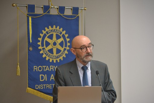 L'incontro su testamento biologico e cure palliative con il dott. Luciano Orsi il 28 aprile scorso promosso dal Rotary Club L'incontro su testamento biologico e cure palliative con il dott. Luciano Orsi il 28 aprile scorso promosso dal Rotary Club
