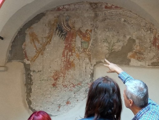 Cuneo, ultima settimana per "Angels of love": l’arte di Olivero in mostra per i bambini del Nepal Cuneo, ultima settimana per "Angels of love": l’arte di Olivero in mostra per i bambini del Nepal