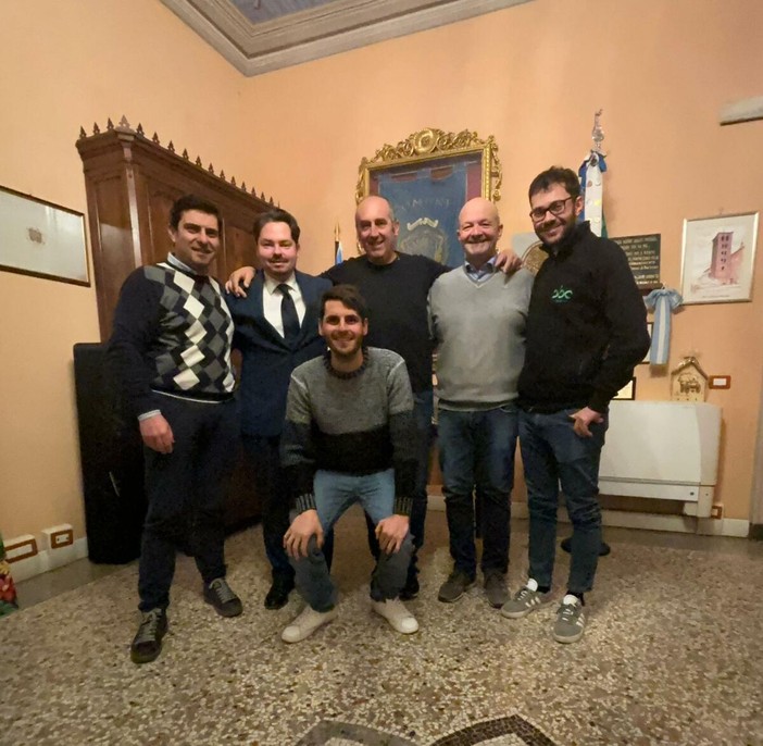 La Commissione De.C.O. di Marene con l'assessore Donato Fabio eletto presidente e il sindaco Alberto Deninotti La Commissione De.C.O. di Marene con l'assessore Donato Fabio eletto presidente e il sindaco Alberto Deninotti