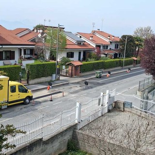 Cuneo, lavori in via Tonello a Madonna delle Grazie: "Chi coordina le ditte nei lavori stradali?"