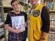 In foto, la presidente del Lions Fossano, Antonella Masento, insieme alla Rappresentante della Caritas di Fossano In foto, la presidente del Lions Fossano, Antonella Masento, insieme alla Rappresentante della Caritas di Fossano