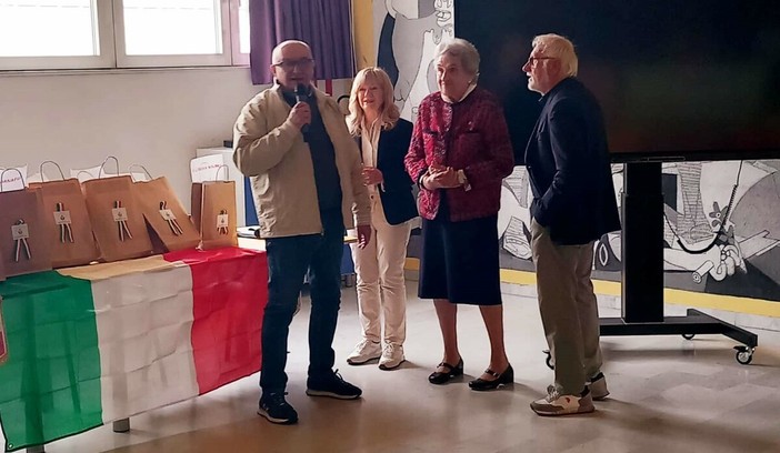 Il sindaco Gianni Gatti e la dirigente Maria Grazia Gosso Il sindaco Gianni Gatti e la dirigente Maria Grazia Gosso