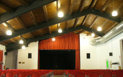 Il Salone di Cascina San Giovanni dove canteranno quattro corali