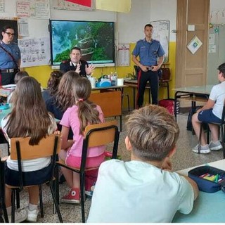 Moretta, incontro con i Carabinieri per imparare a navigare sicuri online Moretta, incontro con i Carabinieri per imparare a navigare sicuri online
