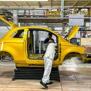 Mirafiori gode degli effetti della 500 ibrida Mirafiori gode degli effetti della 500 ibrida