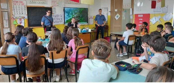 Moretta, incontro con i Carabinieri per imparare a navigare sicuri online Moretta, incontro con i Carabinieri per imparare a navigare sicuri online