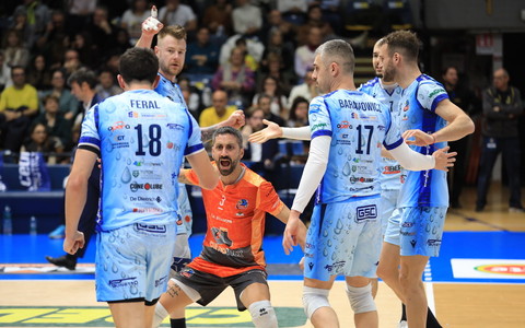 Cavaccini prova ad incitare i compagni, ma contro la battuta di Modena non c'è stato nulla da fare (Foto Bramardi)