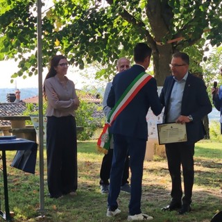 Monchiero premia il vicepresidente della Provincia di Cuneo Massimo Antoniotti Monchiero premia il vicepresidente della Provincia di Cuneo Massimo Antoniotti