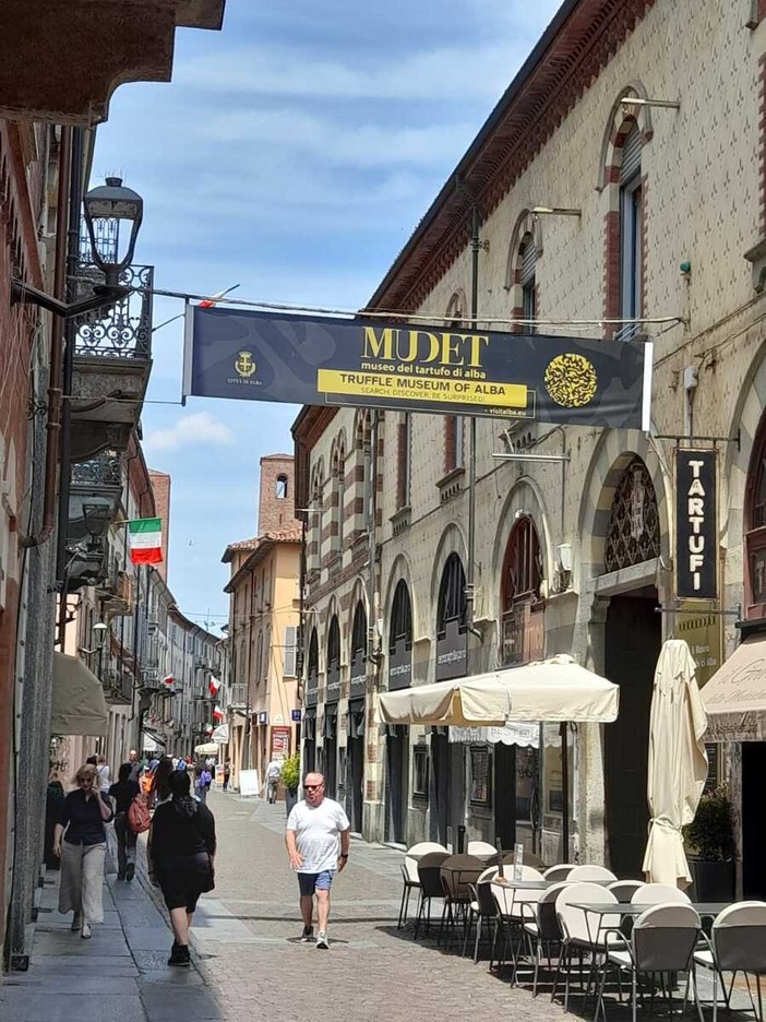 Il Mudet amplia l’offerta della Fiera: analisi sensoriali e visite guidate per scoprire il tartufo ad Alba Il Mudet amplia l’offerta della Fiera: analisi sensoriali e visite guidate per scoprire il tartufo ad Alba
