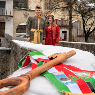 Al via il carnevale a Monterosso Grana: consegnate le chiavi del paese alle maschere