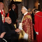 Monsignor Gian Franco Troja con Vittorio Emanuele di Savoia e il figlio Emanuele Filiberto (Foto tratta dalla pagina dell'associazione Ordini Dinastici della Real Casa di Savoia Monsignor Gian Franco Troja con Vittorio Emanuele di Savoia e il figlio Emanuele Filiberto (Foto tratta dalla pagina dell'associazione Ordini Dinastici della Real Casa di Savoia