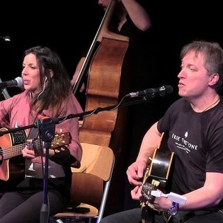 &quot;Musica Dalle Radici&quot; tra arte e archeologia con il cantautore Marco Soria accompagnato da Fabrizio Assandri e Aldo Mella