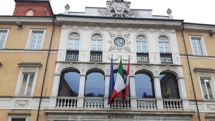 Mondovì: adottato il regolamento per l'uso dello stemma, del gonfalone, della fascia tricolore, delle bandiere e della concessione del patrocinio