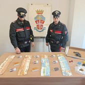 Operazione antidroga dei carabinieri di Borgo San Dalmazzo: 14 arresti, sequestrati stupefacenti e un'arma Operazione antidroga dei carabinieri di Borgo San Dalmazzo: 14 arresti, sequestrati stupefacenti e un'arma