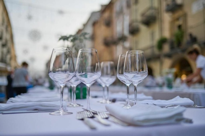 Mille Luci nel Piatto": a Cuneo una grande cena di solidarietà tra gusto, territorio e sostegno alle donne