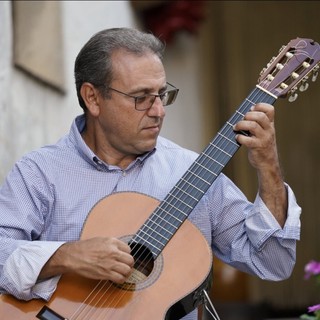 Cuneo: al Conservatorio il concerto del docente di chitarra Mario Gullo