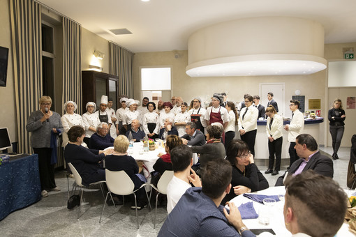 Cucina benefica: gli allievi dell'alberghiero di Mondovì ai fornelli per l'Associazione Madri Bambine di Lima