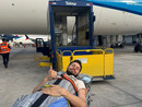 Mattia Vignolo in barella all'aeroporto di Lima in attesa di essere imbarcato sul volo della compagnia olandese Klm