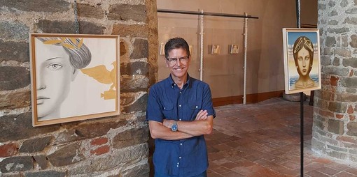 L'artista Franco Giletta con le sue opere in mostra a Manta L'artista Franco Giletta con le sue opere in mostra a Manta